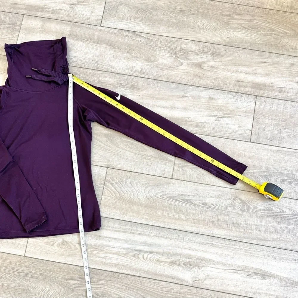 Nike Women's Lavender Turtleneck Sweater Dri-Fit Pro Hyperwarm, size Medium